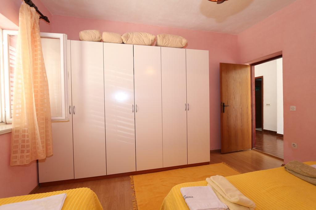Apartment Antoneta Makarska