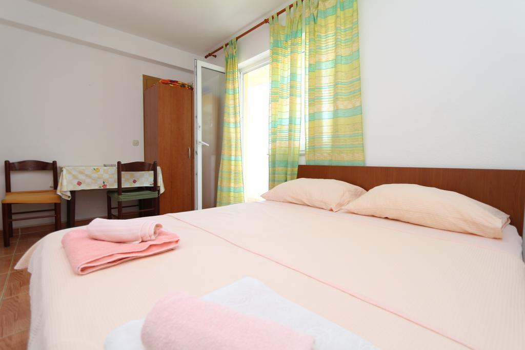 Apartment Antoneta Makarska