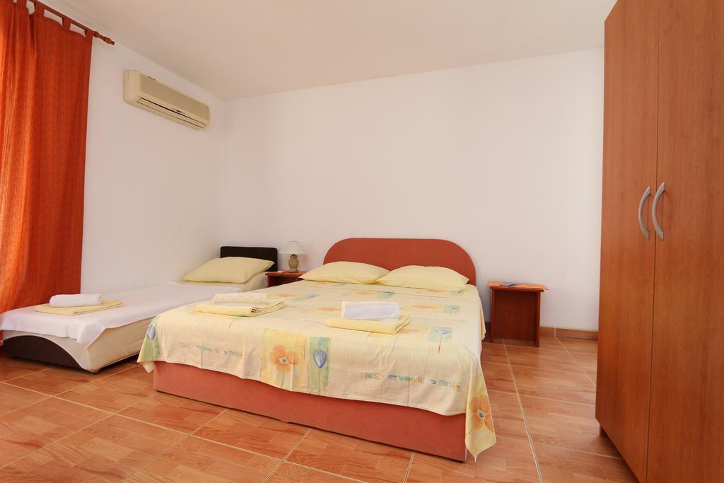 Antoneta Apartment *