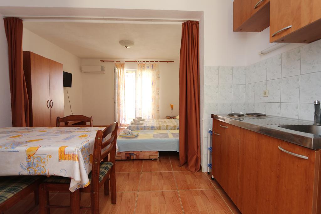 Apartment Antoneta Makarska